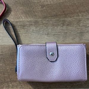 New without tags light purple wristlet